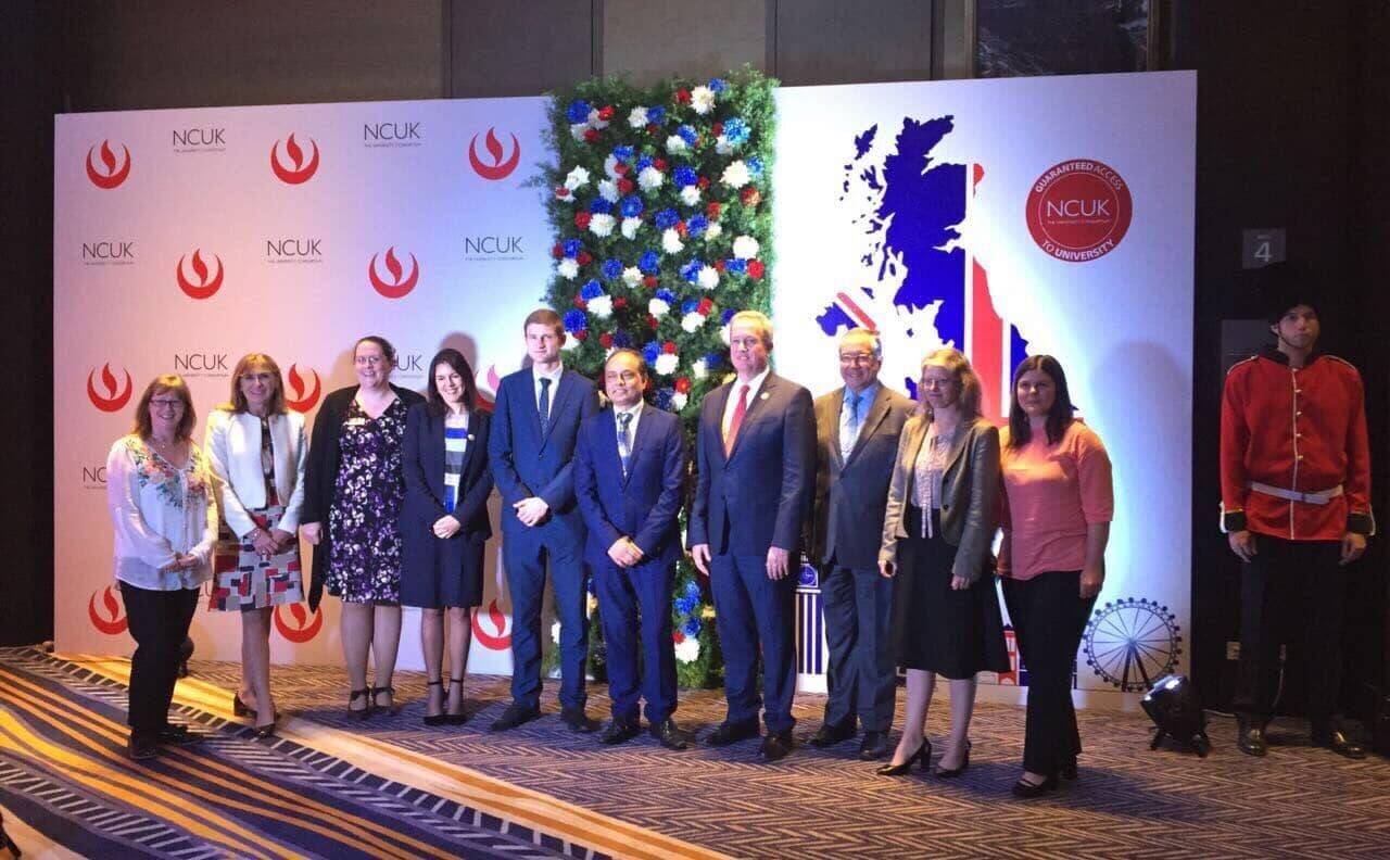 (The event was attended by the British Ambassador to Peru, Anwar Choudhury (pictured centrally), as well as representatives of some of the 16 British universities that make up NCUK, such as the University of Sheffield, University of Bradford, University of Kent, and Liverpool John Moore’s University.)